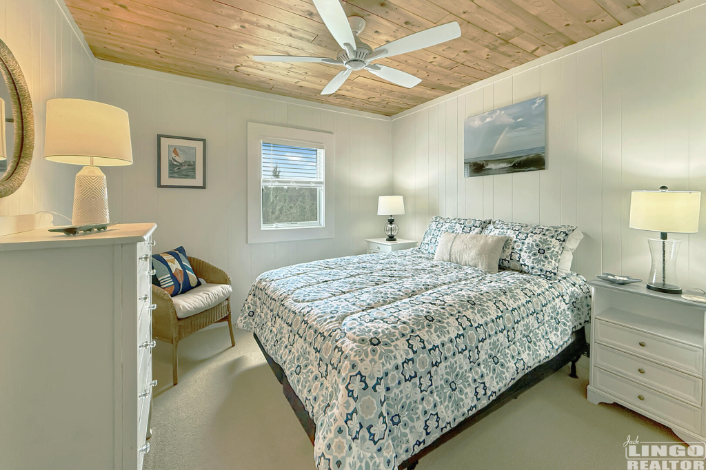 16+Pilot+Point+Bedroom+1 16 Pilot Point Rental Property