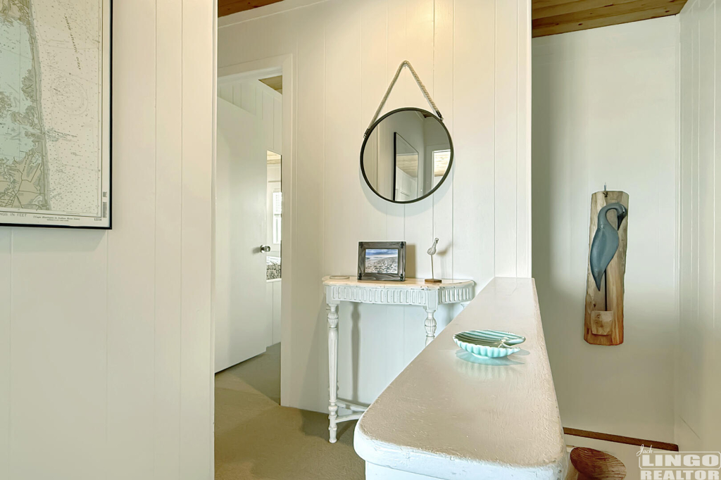16+Pilot+Point+Hall+Stairs 16 Pilot Point Rental Property