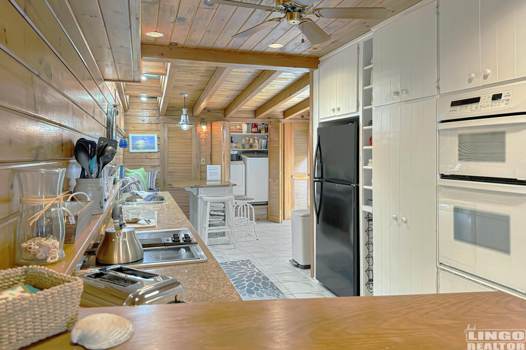 16+Pilot+Point+Kitchen+1 16 Pilot Point Rental Property