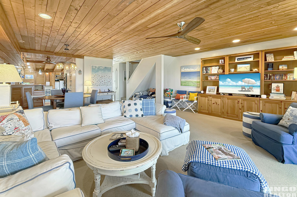 16+Pilot+Point+Living+4 16 Pilot Point Rental Property
