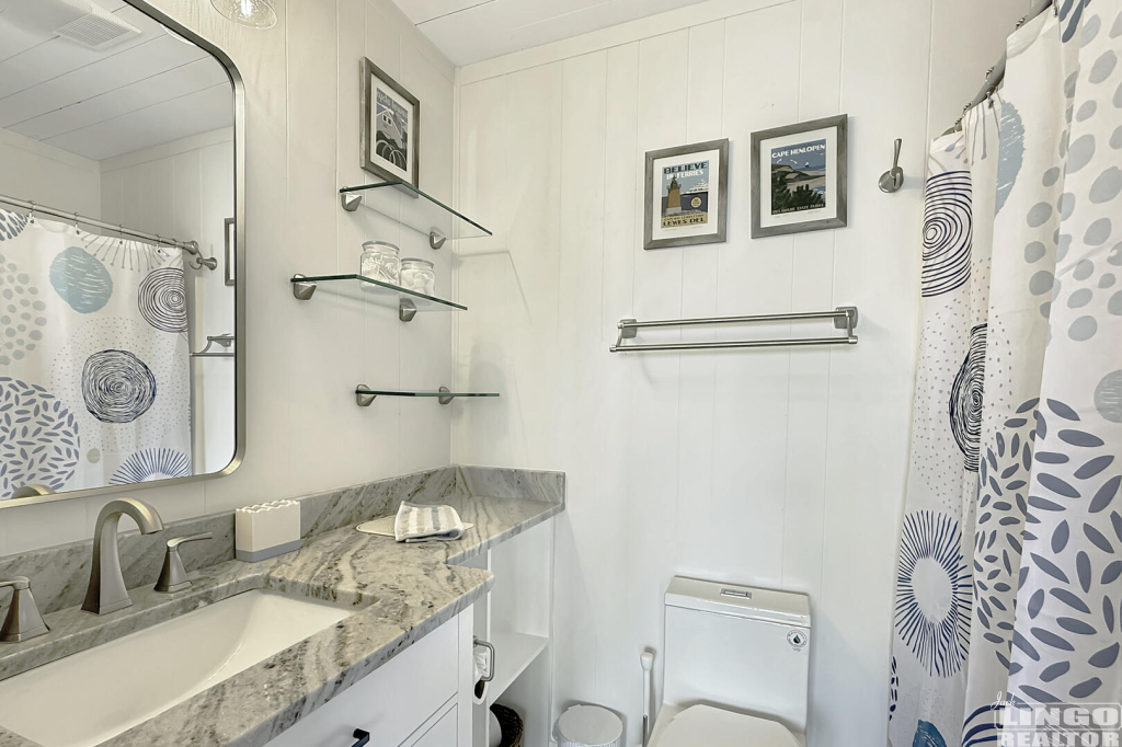 16+Pilot+Point+Primary+Bathroom 16 Pilot Point Rental Property