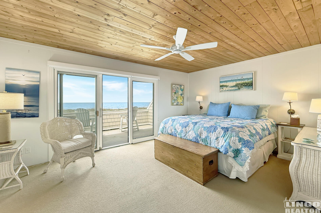 16+Pilot+Point+Primary+Bedroom+1a 16 Pilot Point Rental Property