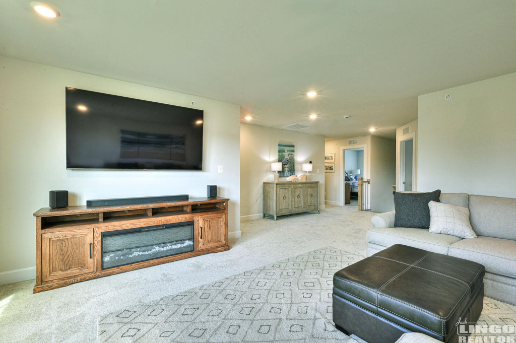 18 235 Red Cedar Drive Rental Property