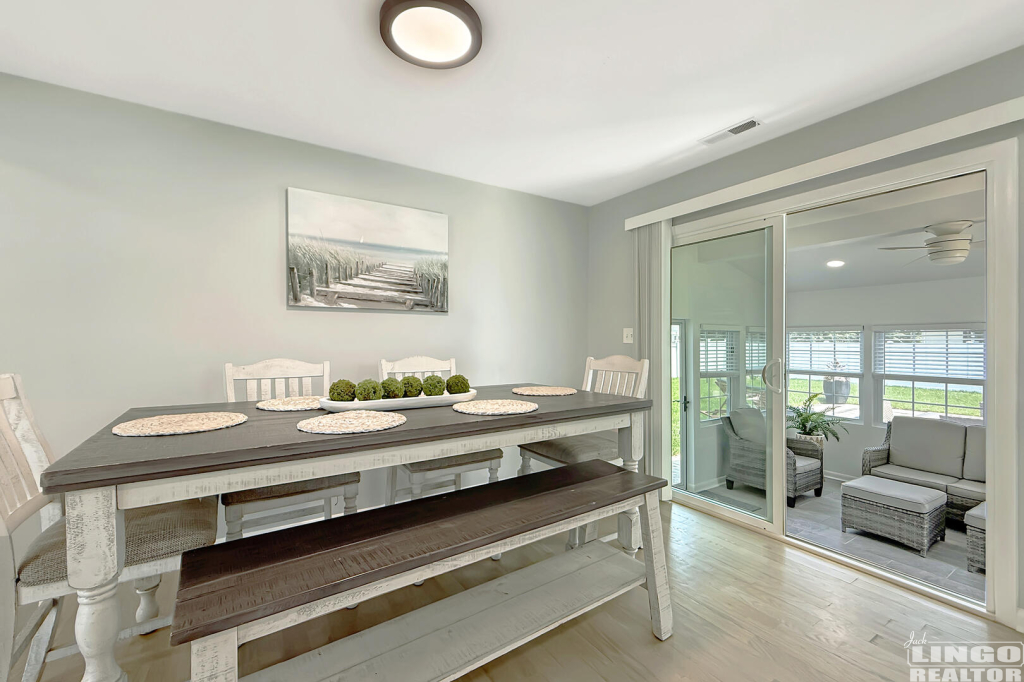 4+Tiffany+Dr+Dining+1 4 Tiffany Drive Rental Property