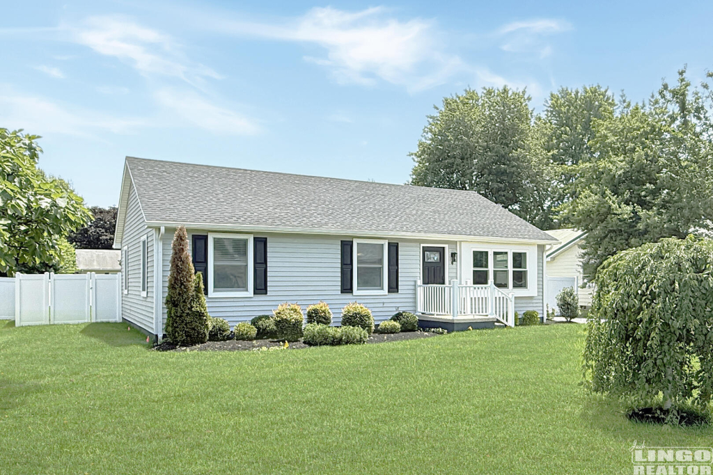 4+Tiffany+Dr+Exterior+2 4 Tiffany Drive Rental Property