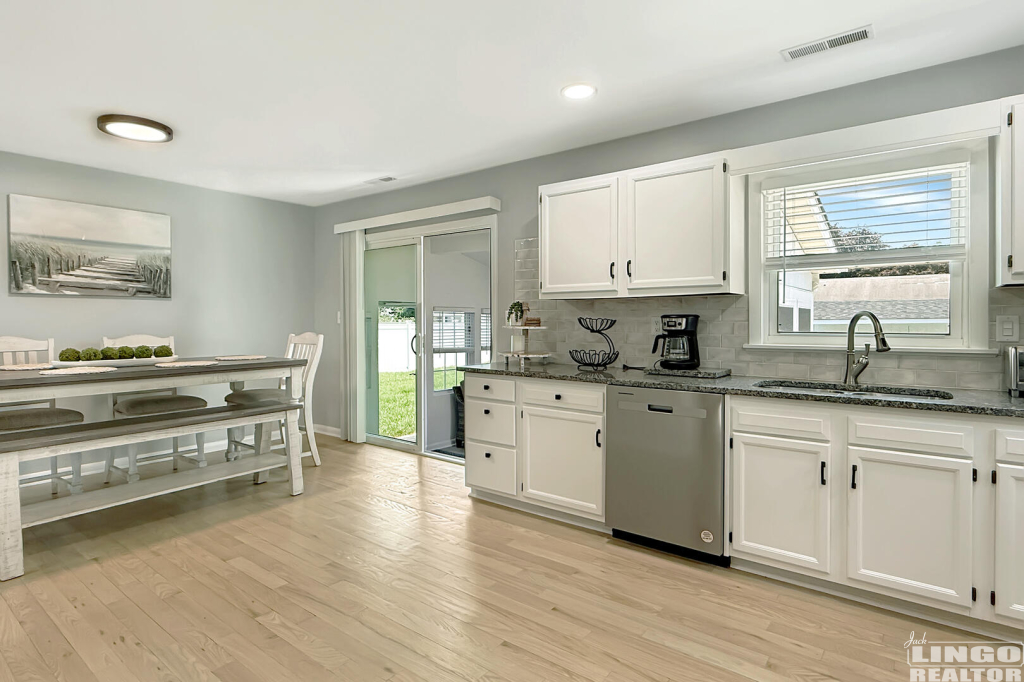 4+Tiffany+Dr+Kitchen+3 4 Tiffany Drive Rental Property