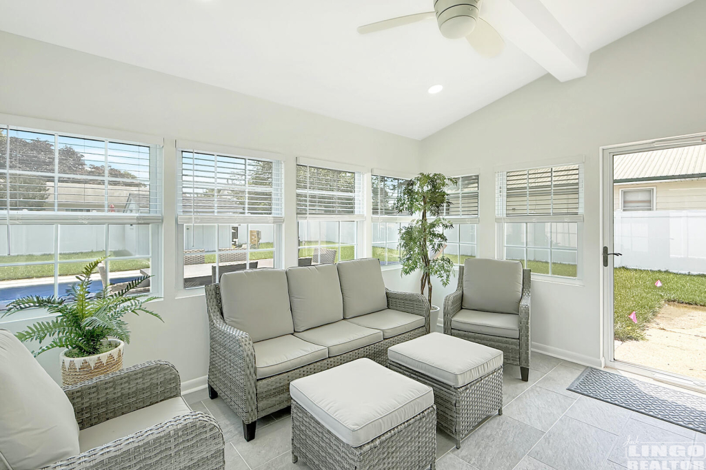4+Tiffany+Dr+Sun+Room+1 4 Tiffany Drive Rental Property