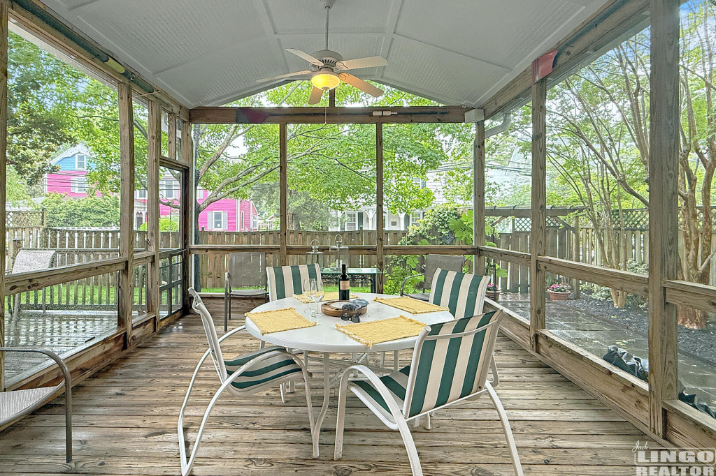 160+Kings+Hwy+Back+Porch+2 160 Kings Highway Rental Property