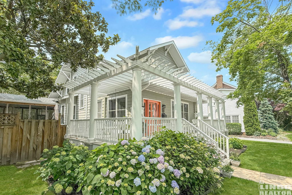 160+Kings+Hwy+Exterior+2a 160 Kings Highway Rental Property