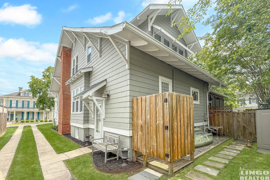 160+Kings+Hwy+Exterior+7 160 Kings Highway Rental Property
