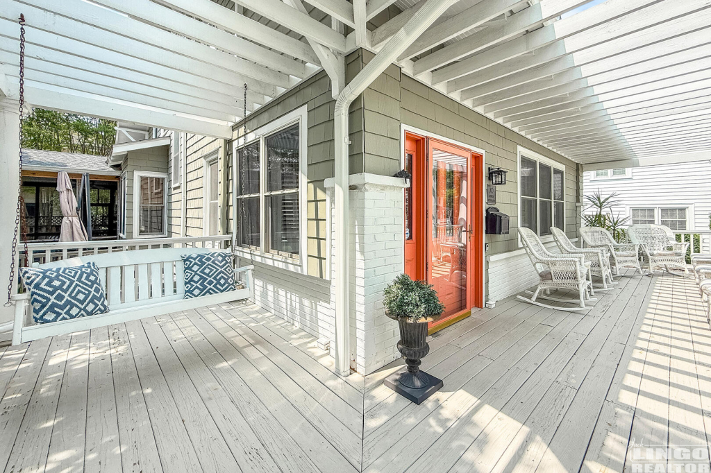 160+Kings+Hwy+Front+Porch+1 160 Kings Highway Rental Property