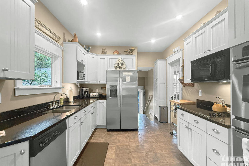 160+Kings+Hwy+Kitchen+1 160 Kings Highway Rental Property