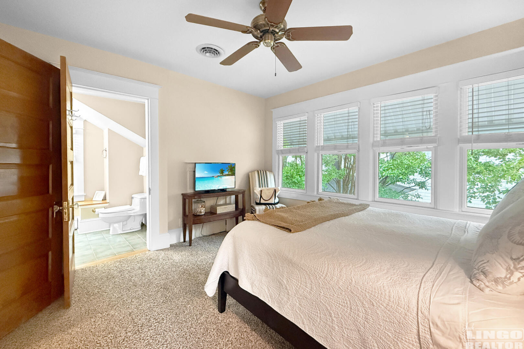 160+Kings+Hwy+Primary+Bedroom+2 160 Kings Highway Rental Property