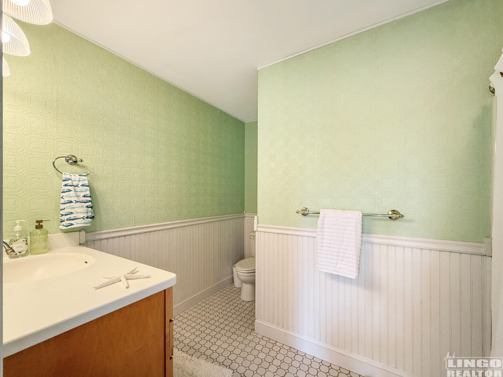 105+New+Rd+Bathroom 105 New Road Rental Property