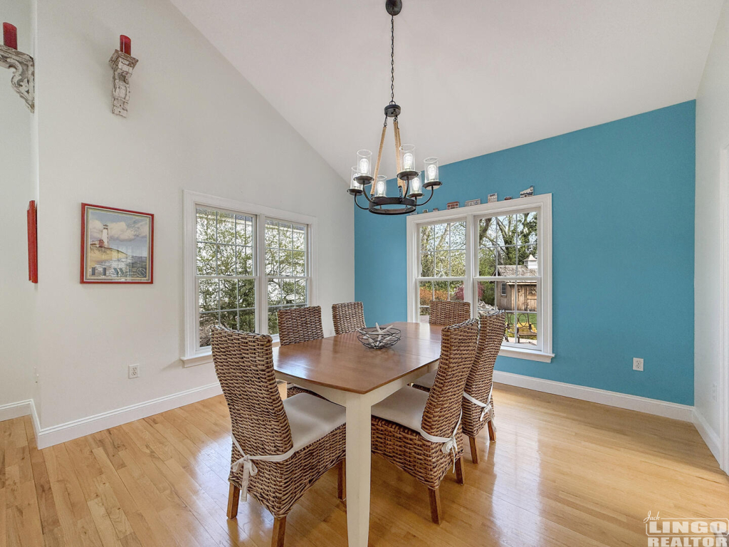 105+New+Rd+Dining+2 105 New Road Rental Property