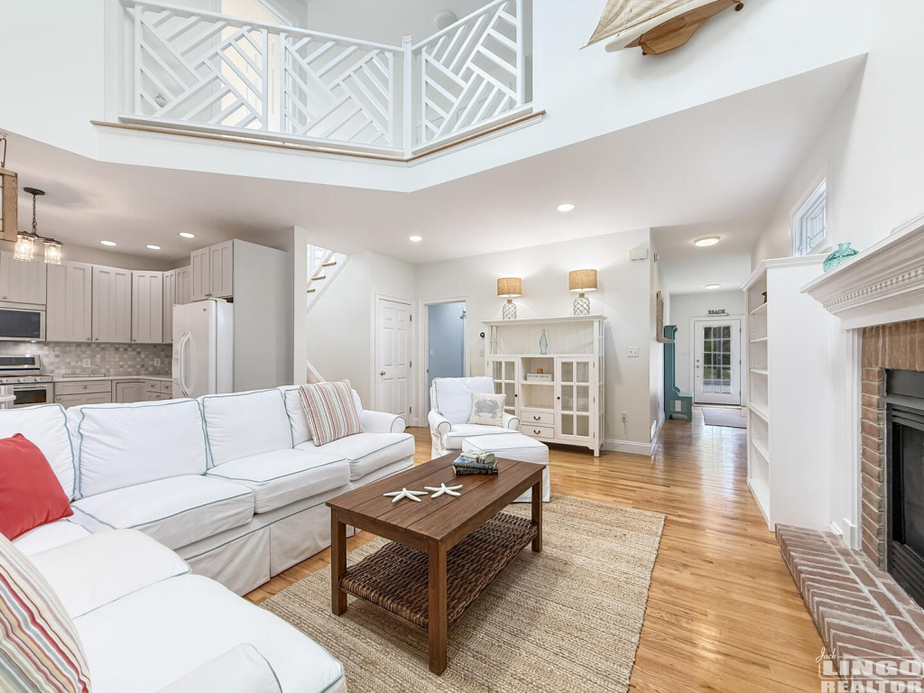 105+New+Rd+Living+2 105 New Road Rental Property