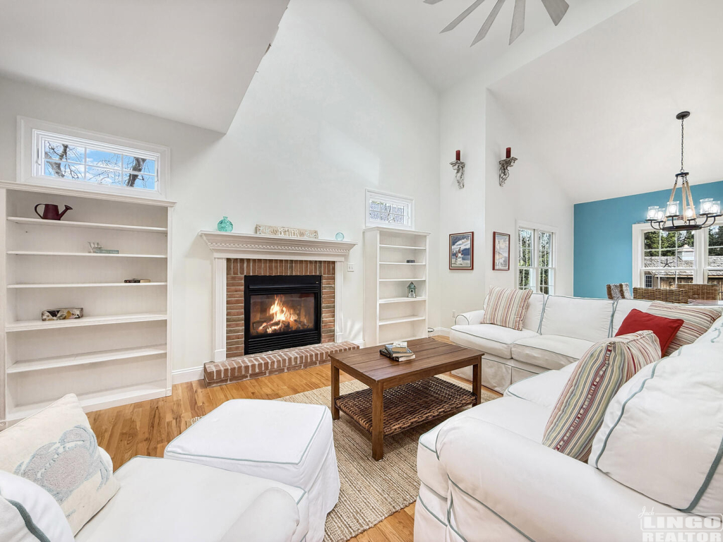 105+New+Rd+Living+4 105 New Road Rental Property