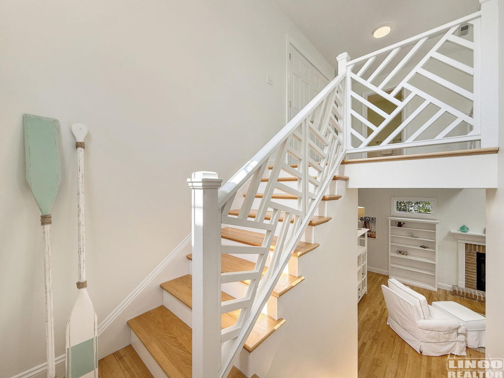 105+New+Rd+Stairway 105 New Road Rental Property