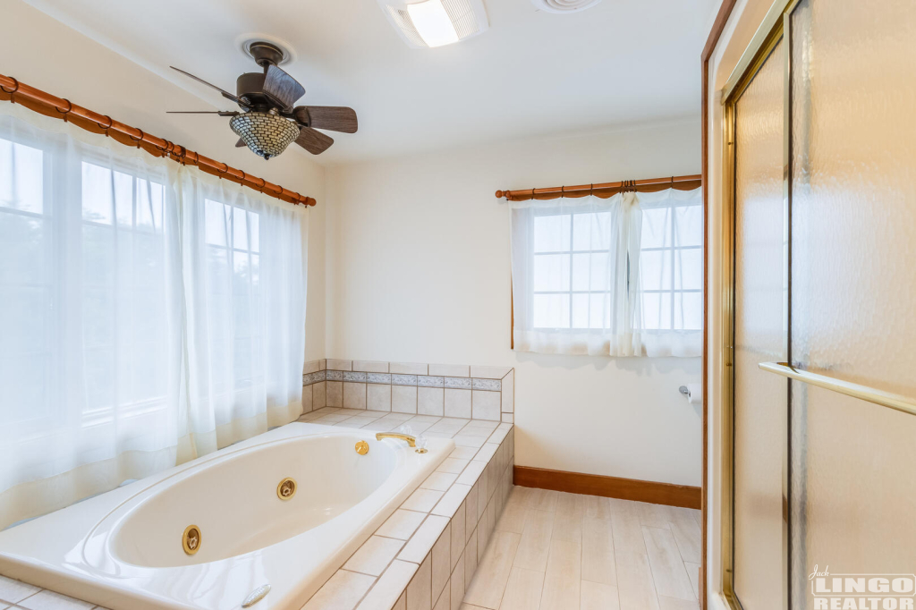 069_img_3118_227 520 E CAPE SHORES DR Rental Property