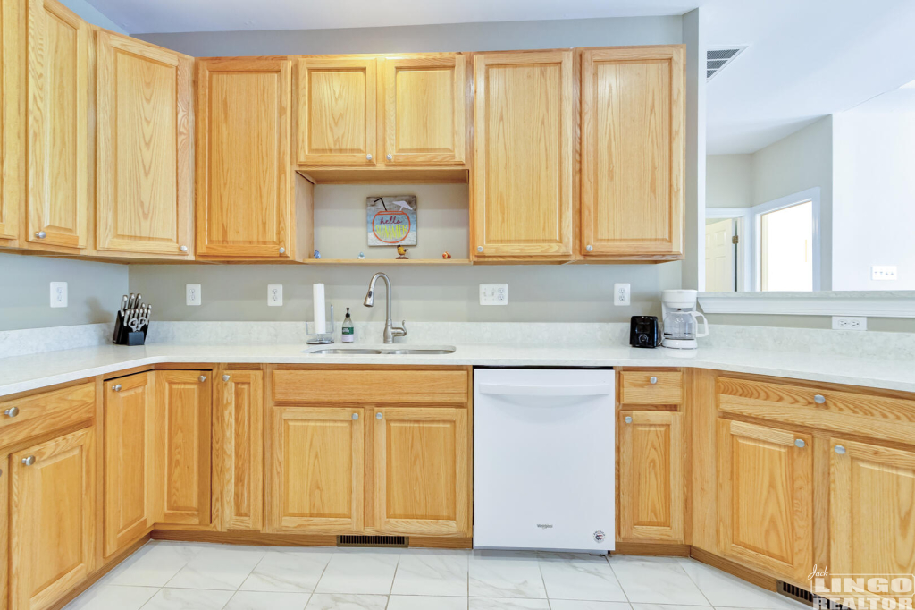 011_img_2335_220 33151 W. Chesapeake St Rental Property