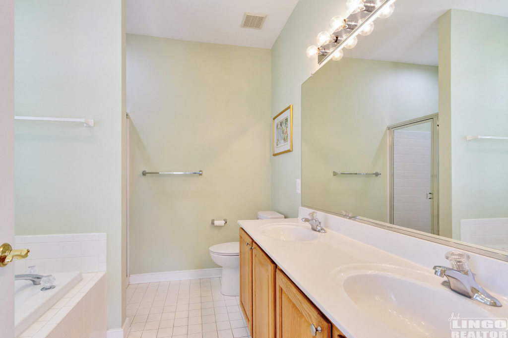 016_img_2350_783 33151 W. Chesapeake St Rental Property