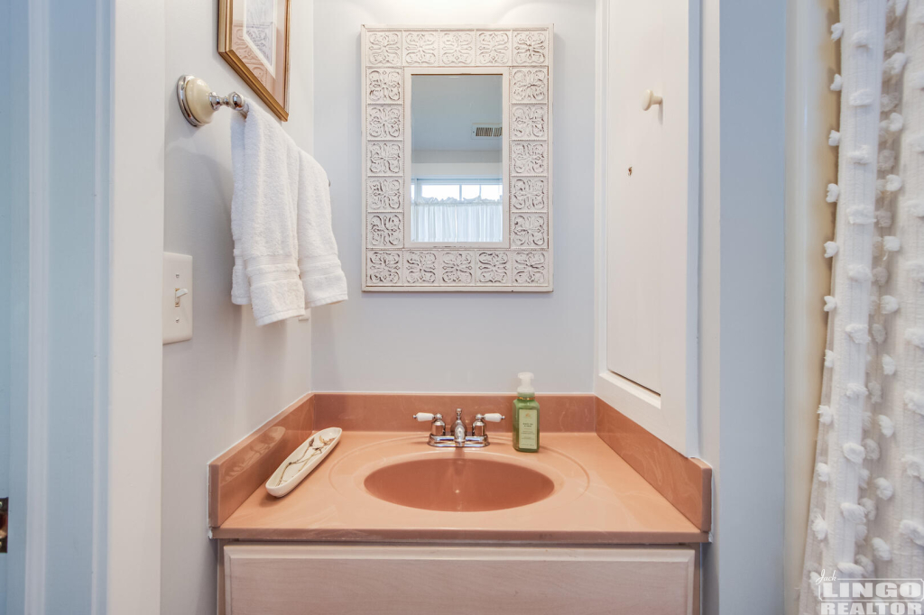 019_img_8322_992 332 Chestnut Street Rental Property