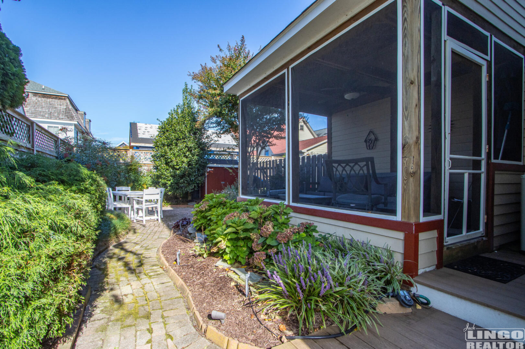 032_img_8373_557 332 Chestnut Street Rental Property