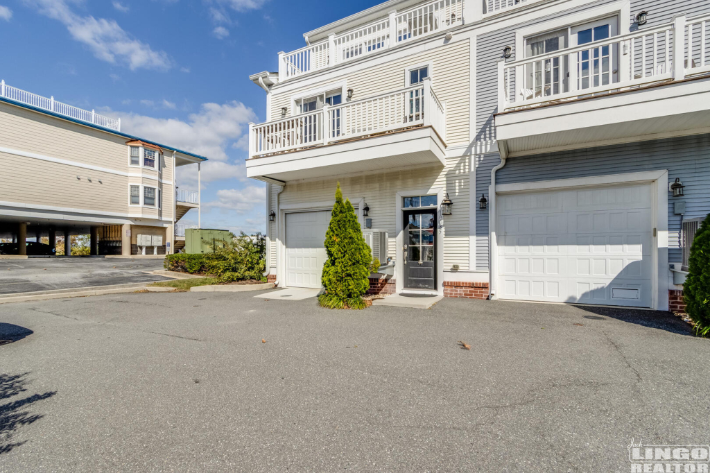 002_img_1235_862 100 Anglers Road #B5 Rental Property