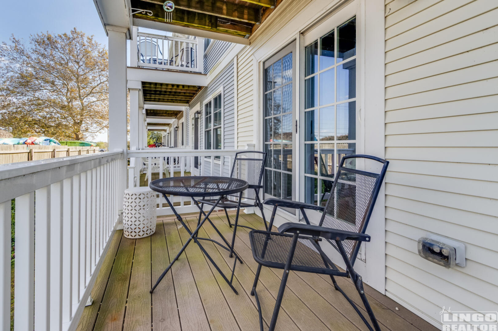 005_img_1244_370 100 Anglers Road #B5 Rental Property