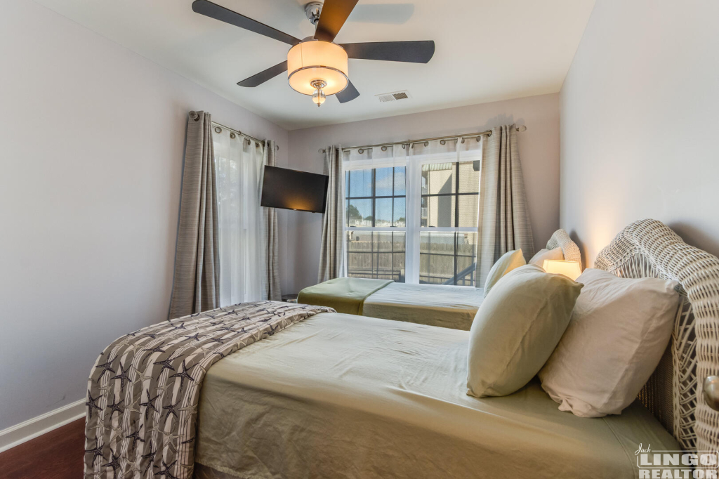 007_img_1253_634 100 Anglers Road #B5 Rental Property