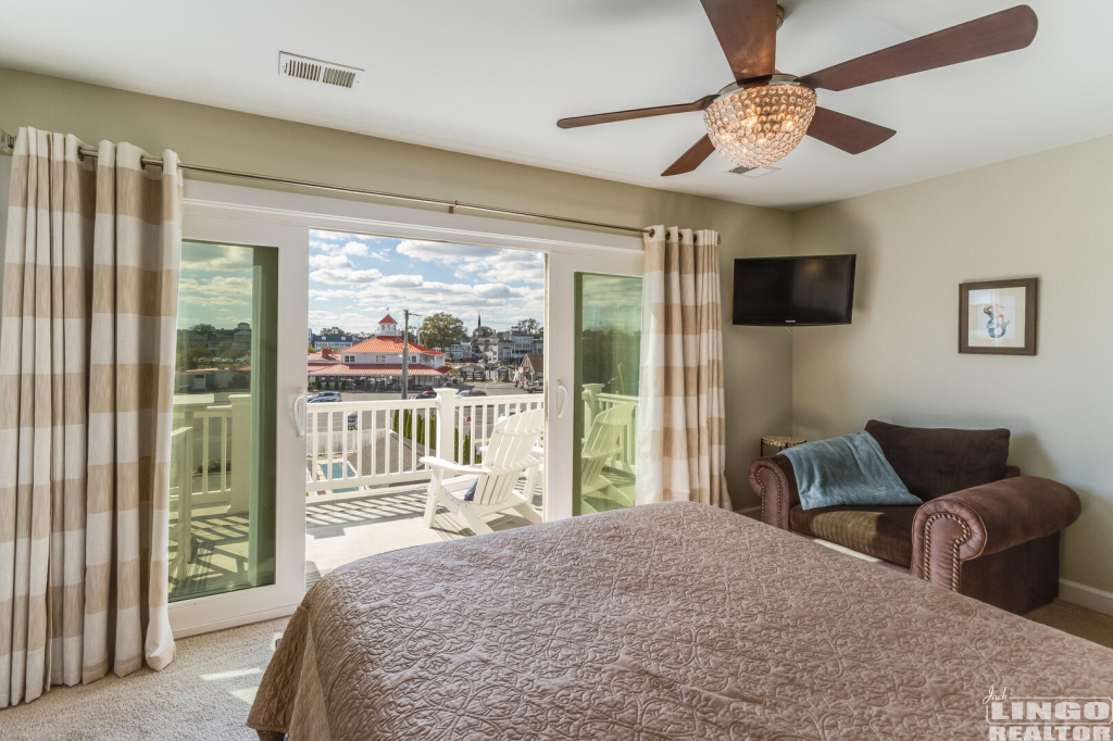 027_img_1325_489 100 Anglers Road #B5 Rental Property