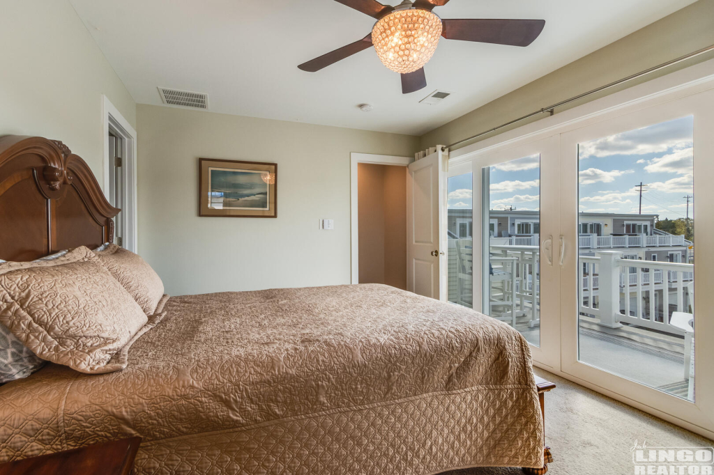028_img_1328_761 100 Anglers Road #B5 Rental Property