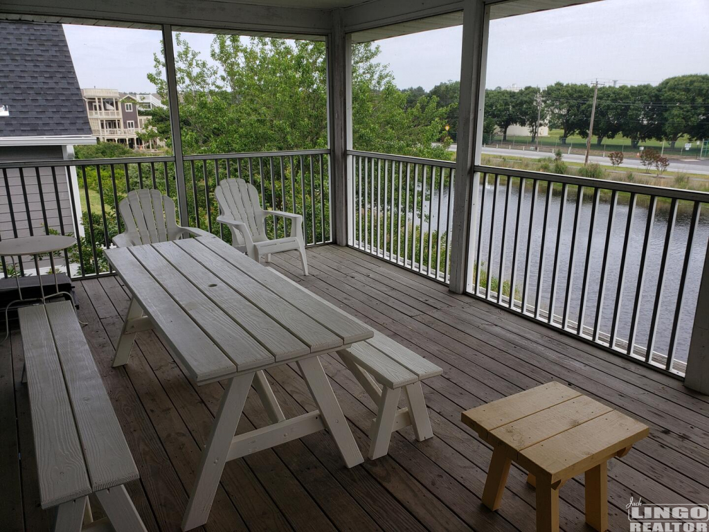 porch2.2 401 E Cape Shores Drive Rental Property