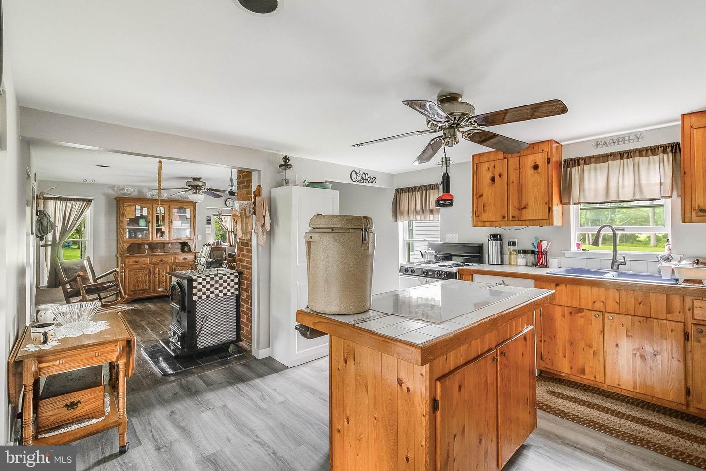 listing image