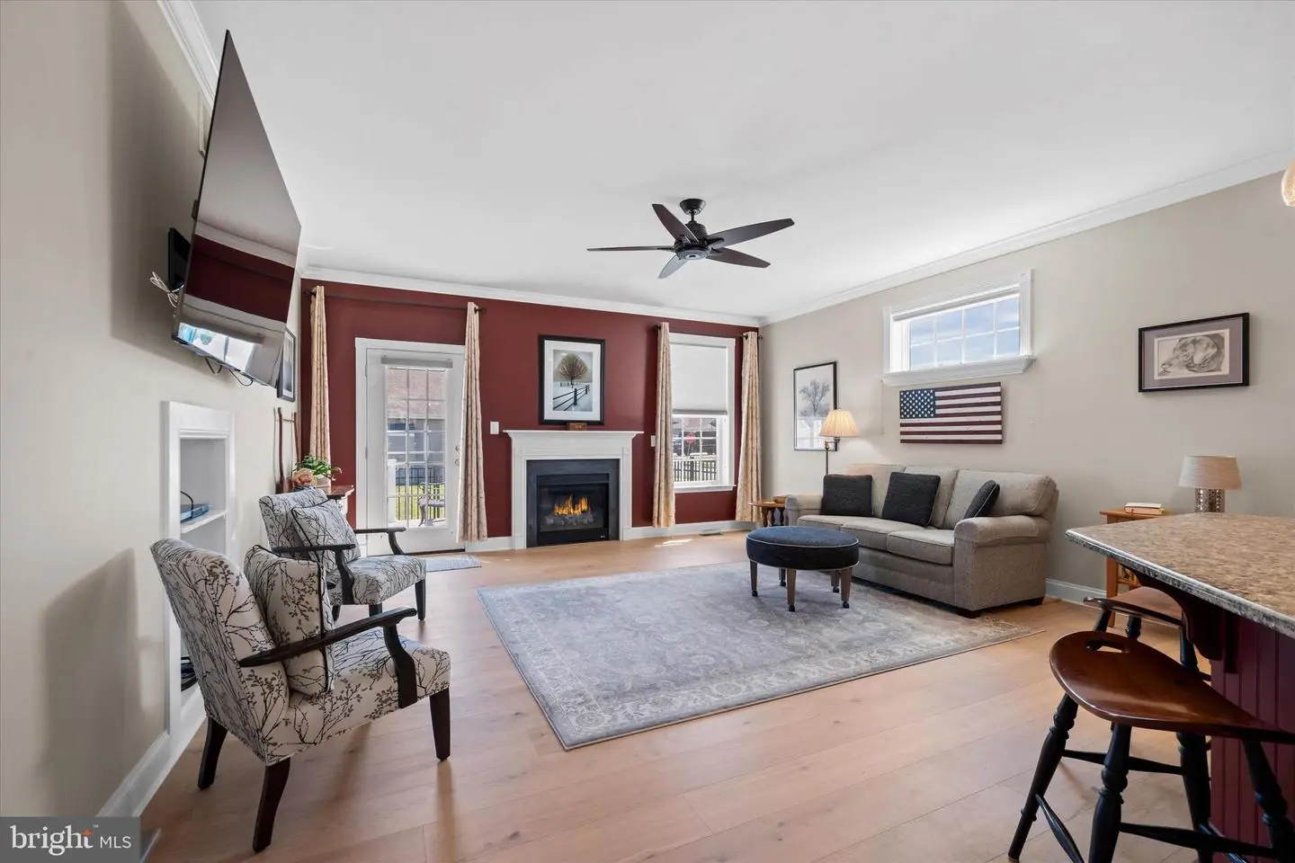 listing image