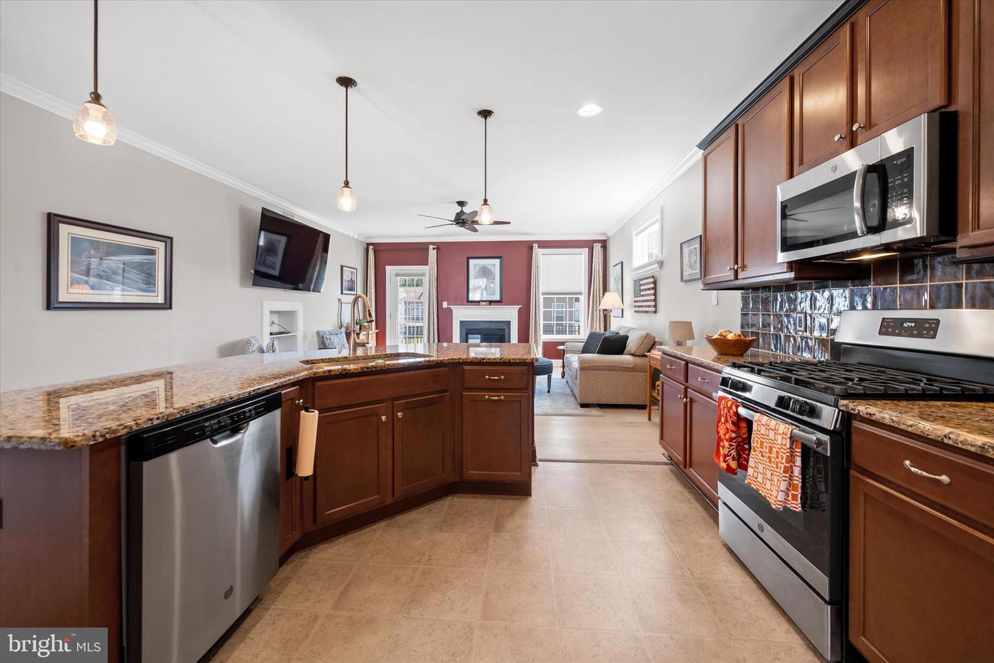 listing image