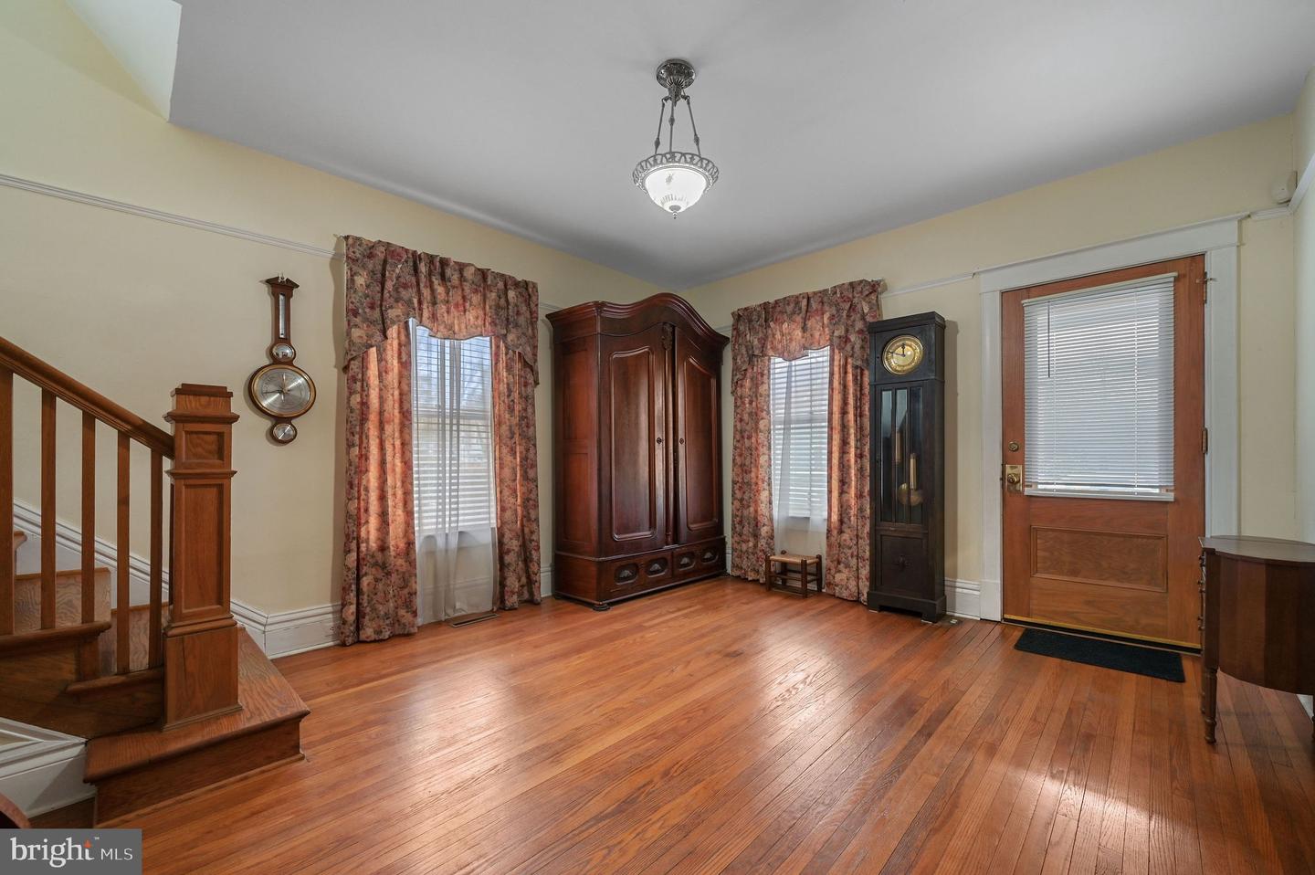 listing image