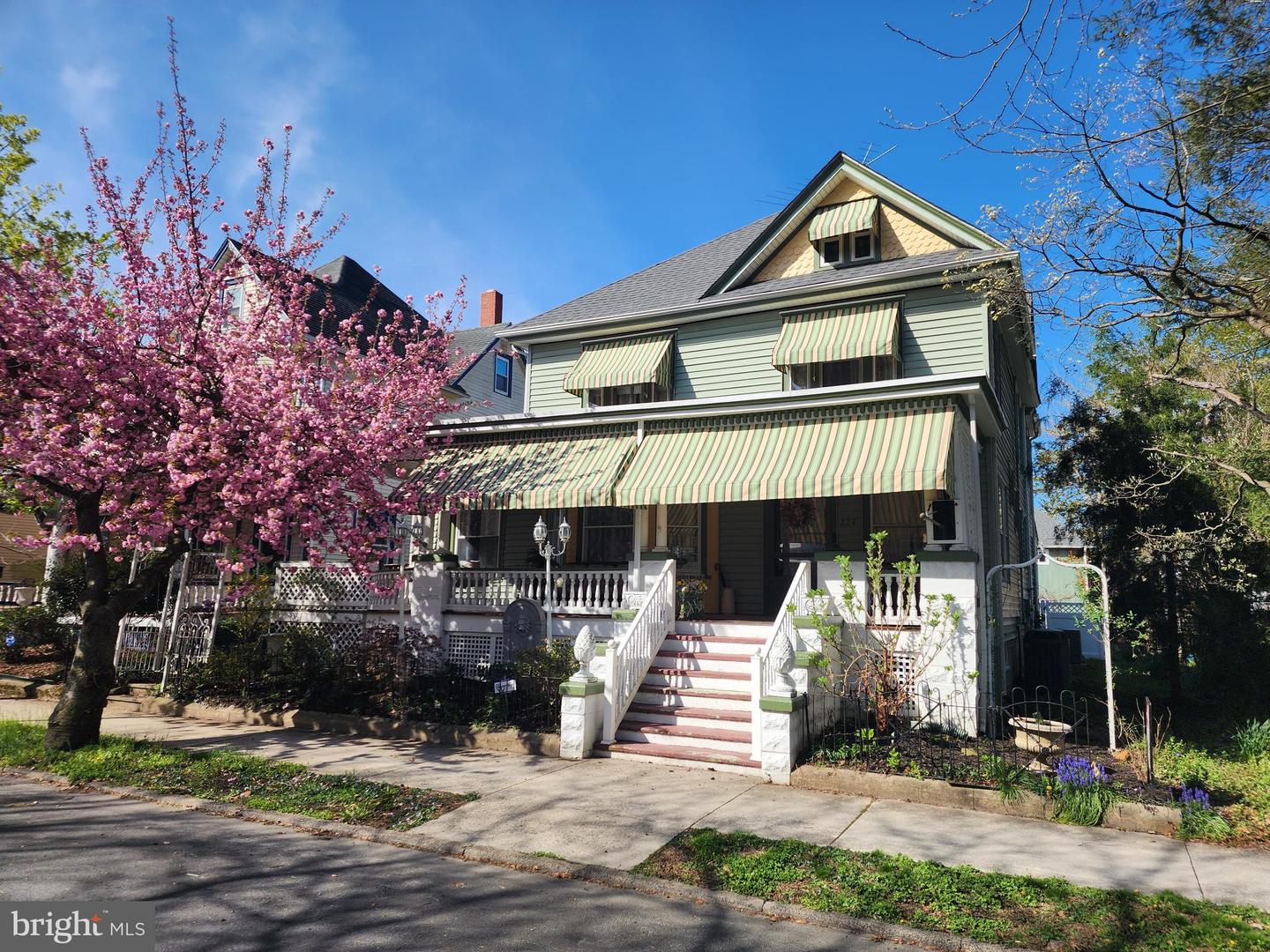 listing image