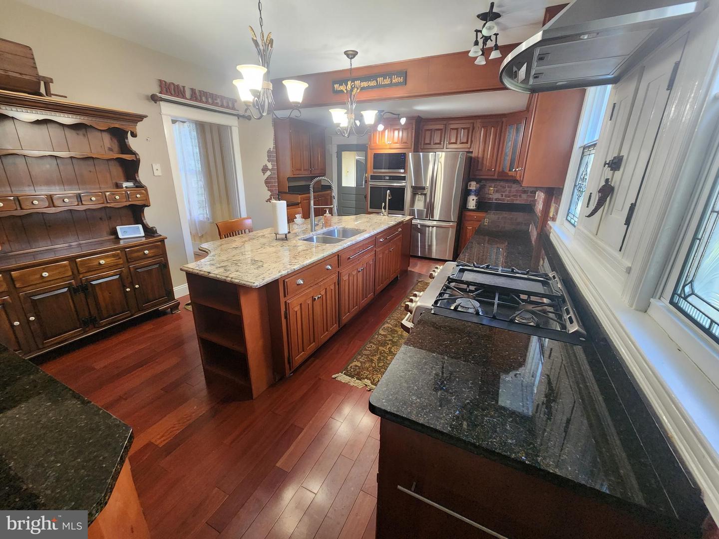 listing image