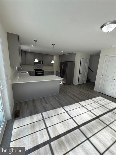 listing image