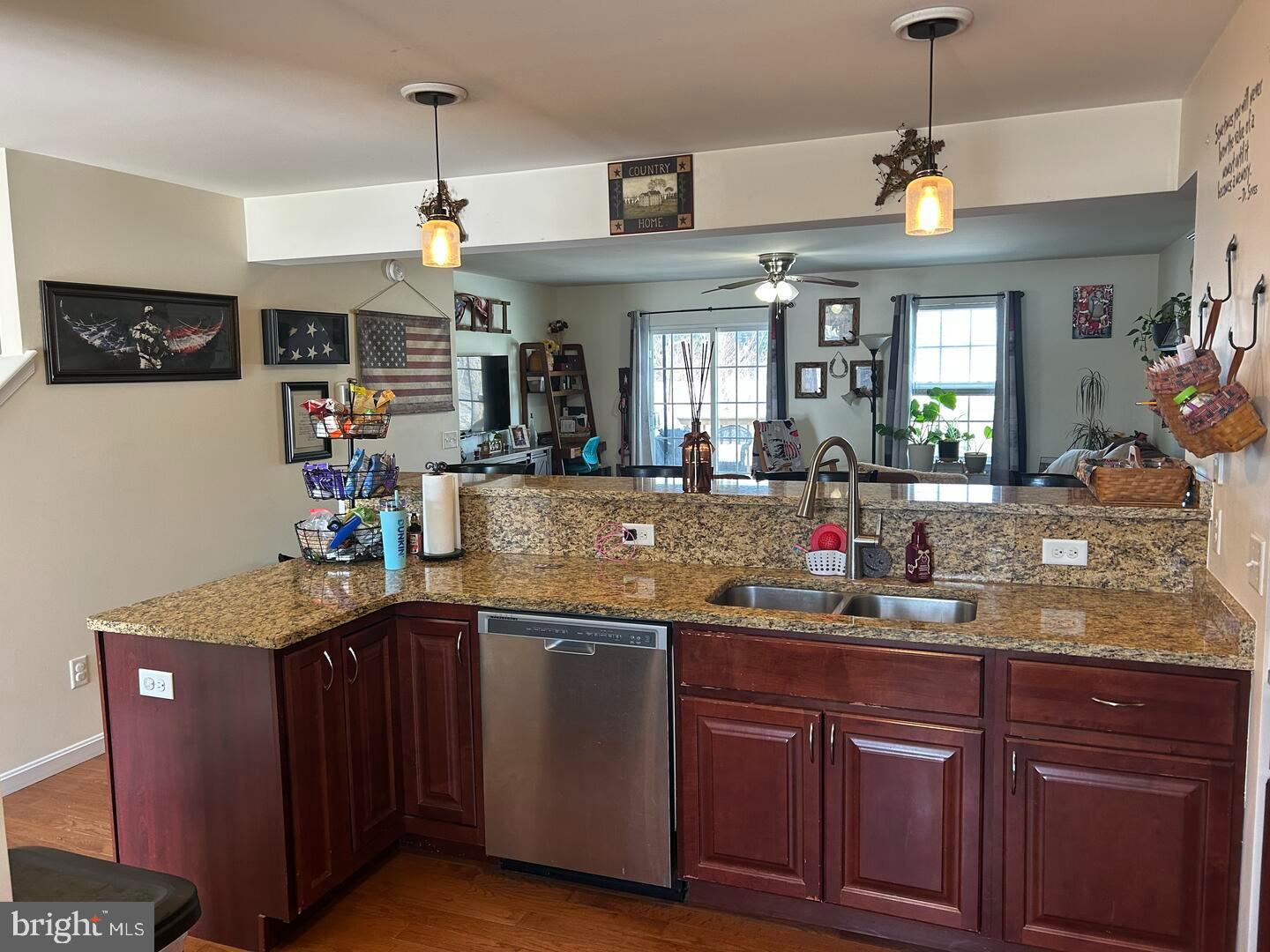 listing image