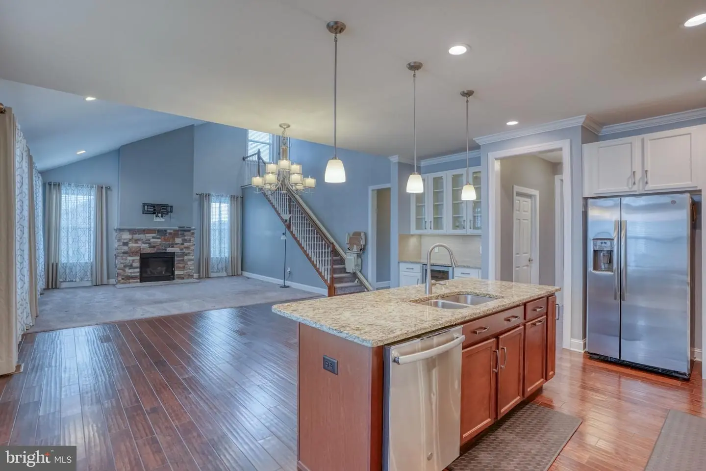 listing image