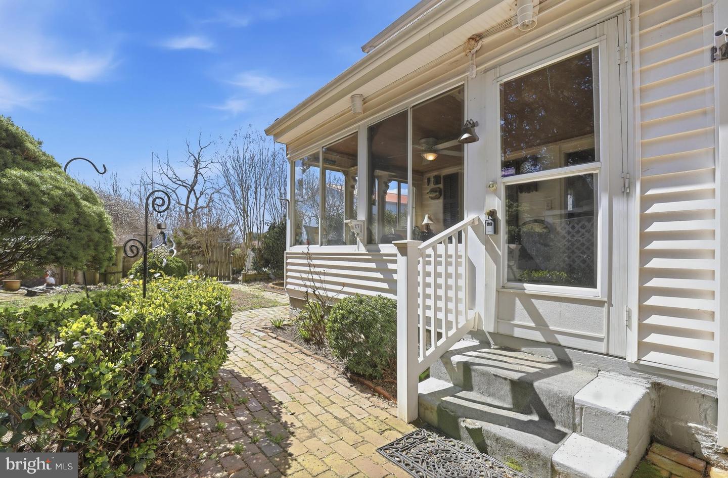 listing image