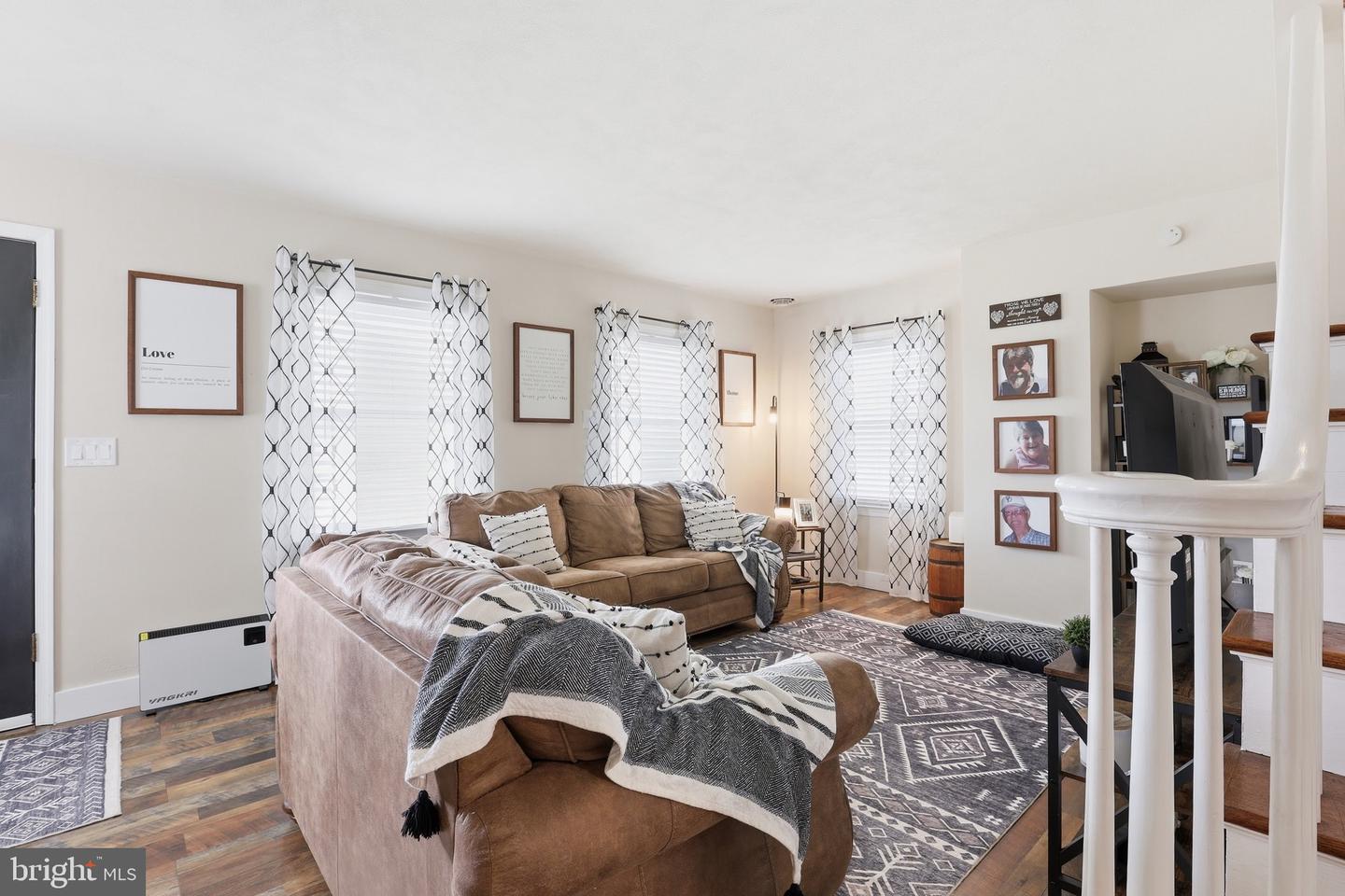 listing image