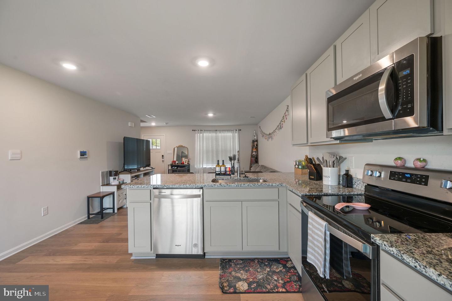 listing image