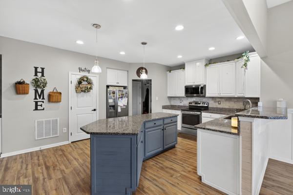 listing image