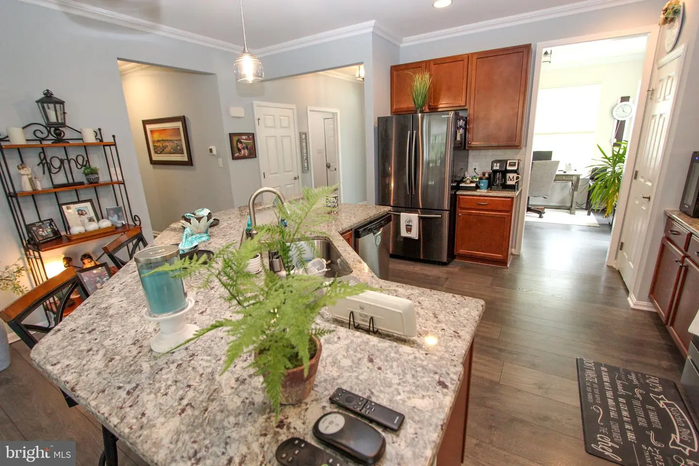 listing image