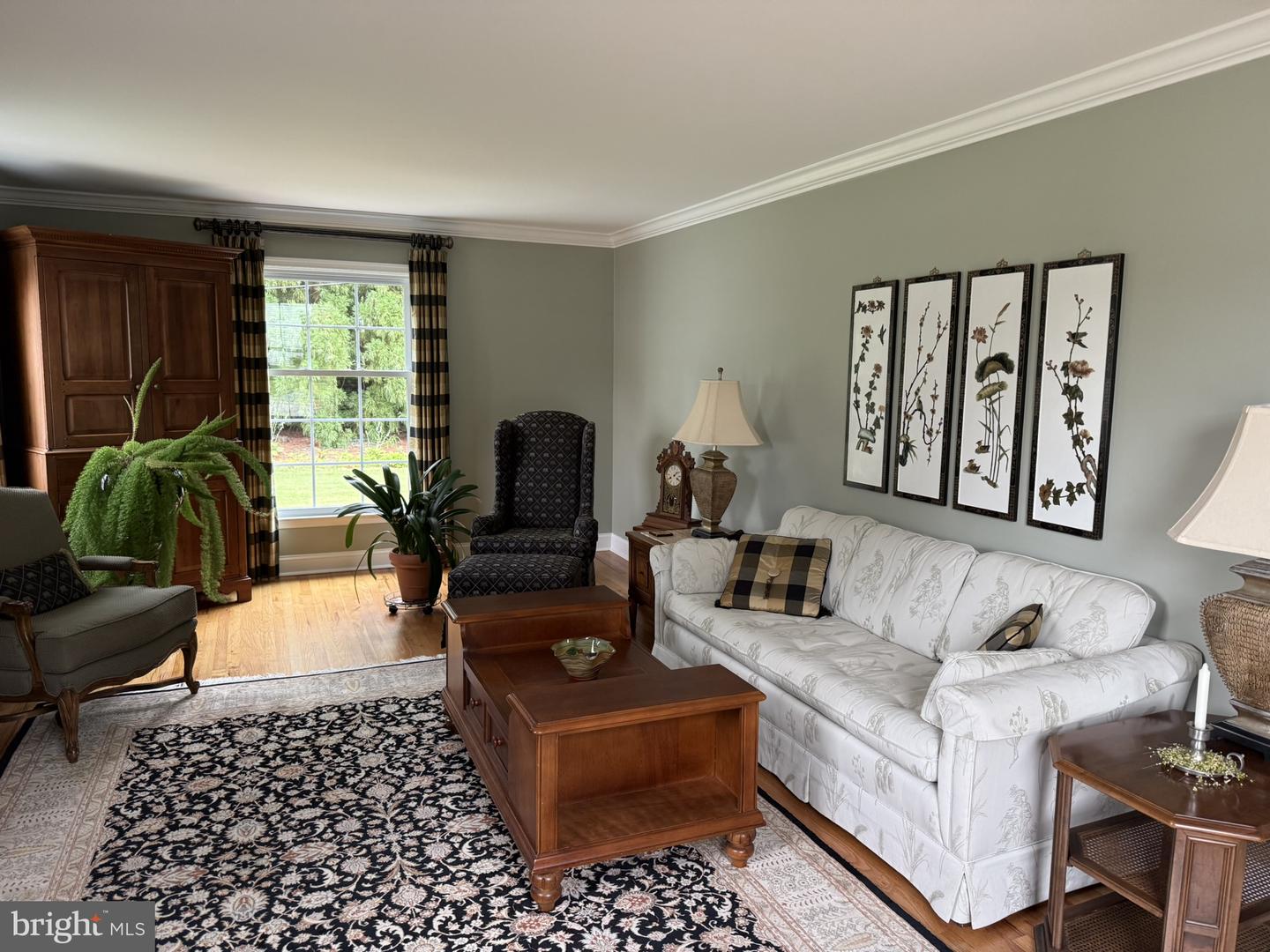 listing image