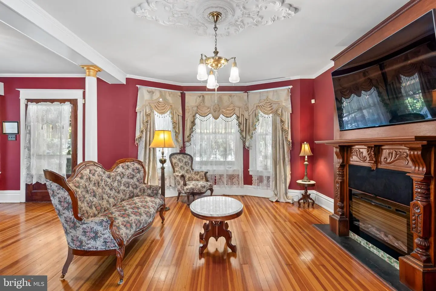 listing image