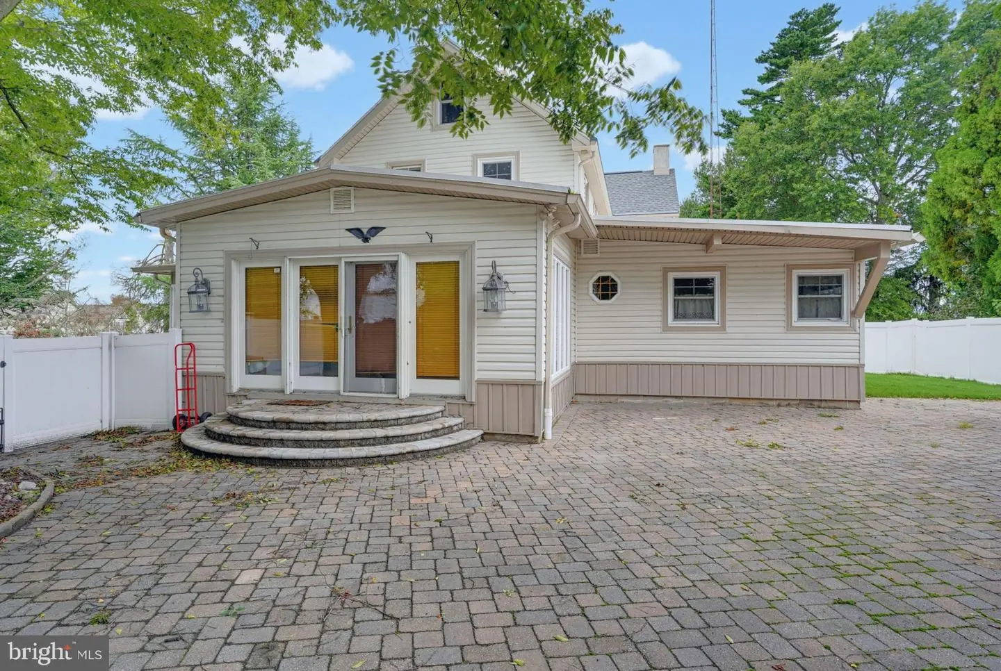 listing image